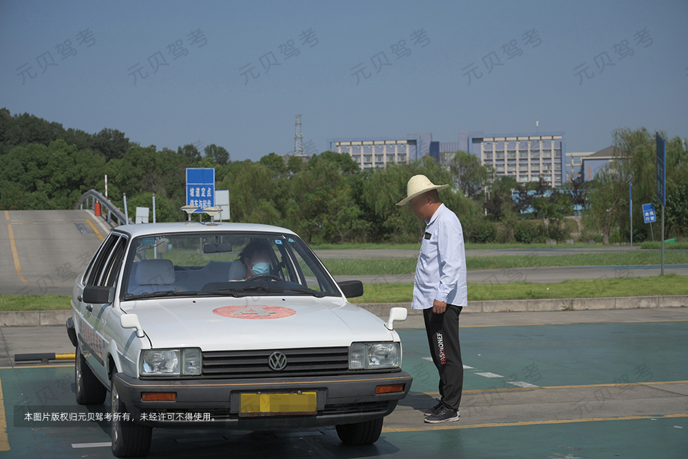 为什么学科二的时间，都在练倒车入库？看完终于懂了……